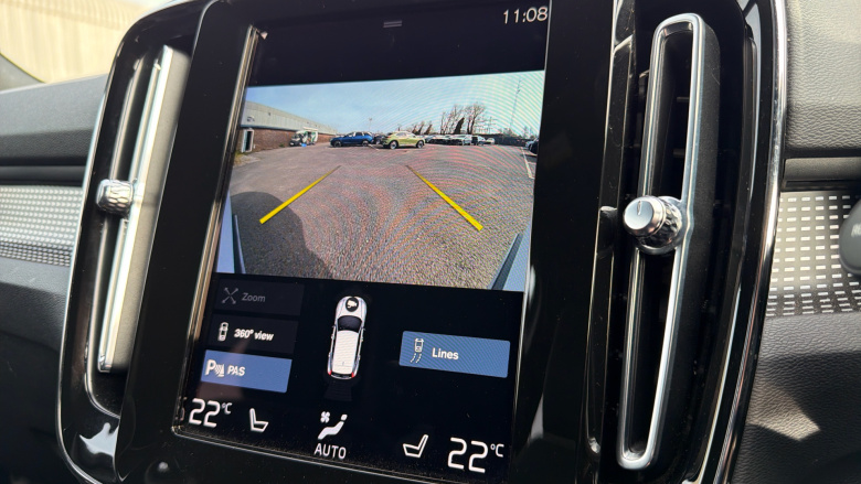 Volvo Xc40 2.0 B4P R DESIGN Pro 5dr AWD Auto Petrol Estate